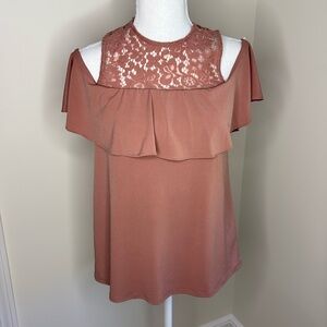 Express Cold Shoulder Blouse with Lace Insert in Light Mauve. Small